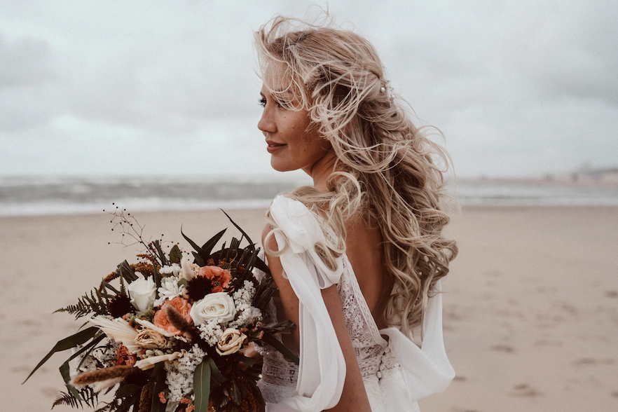 bohemian-bruiloft-aan-het-strand-Isabel-Schary-photography-trouwplannen-nl-16
