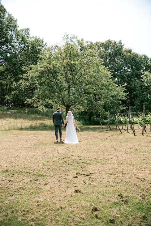 italiaanse-bruiloft-tussen-de-wijngaarden-in-limburg-styled-shoot-dais-janssen-fotografie-trouwplannen-nl-18