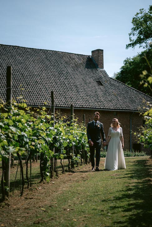 italiaanse-bruiloft-tussen-de-wijngaarden-in-limburg-styled-shoot-dais-janssen-fotografie-trouwplannen-nl-54