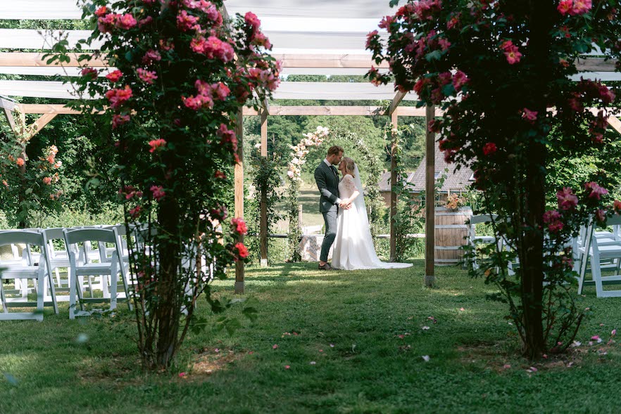 italiaanse-bruiloft-tussen-de-wijngaarden-in-limburg-styled-shoot-dais-janssen-fotografie-trouwplannen-nl-64