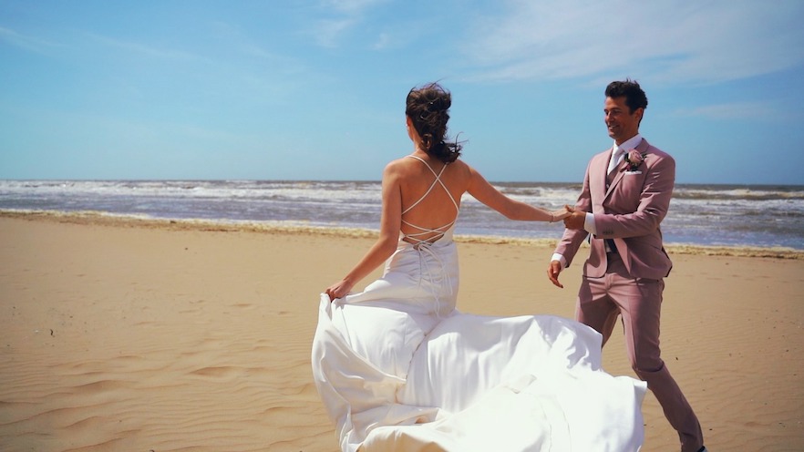summer-chic-bruiloft-op-het-strand-moments-capture15