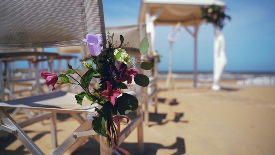 summer-chic-bruiloft-op-het-strand-moments-capture6
